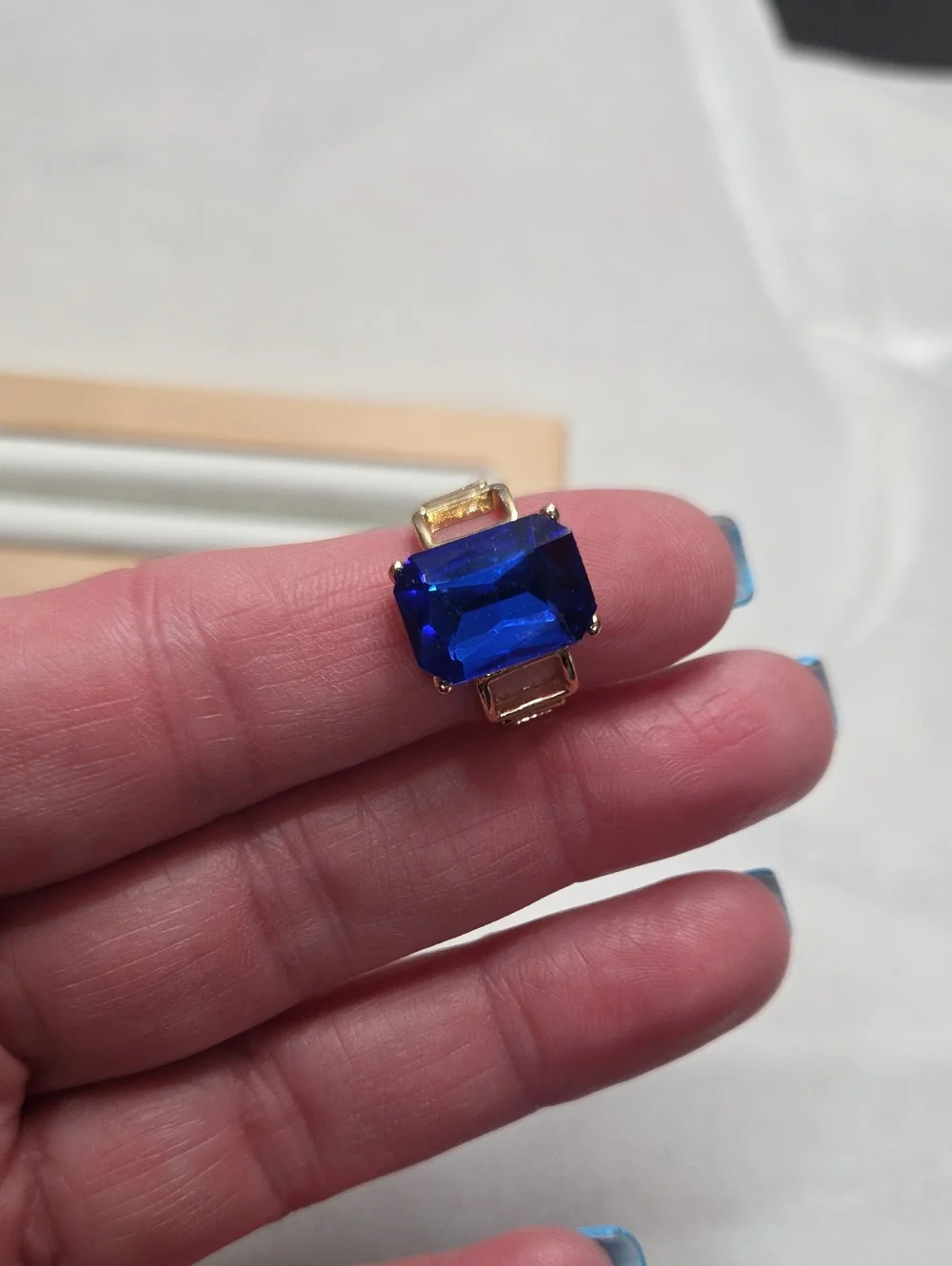 Women's Blue Crystal Ring Gold Tone Band Elegant Rhinestone Crystal Fashion Ring